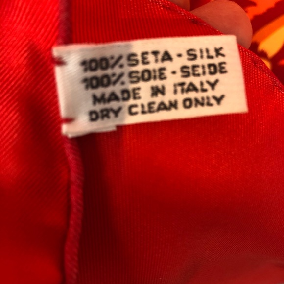 Louis Vuitton Silk Au Fil De Temps Scarf Red - Picture 5 of 7